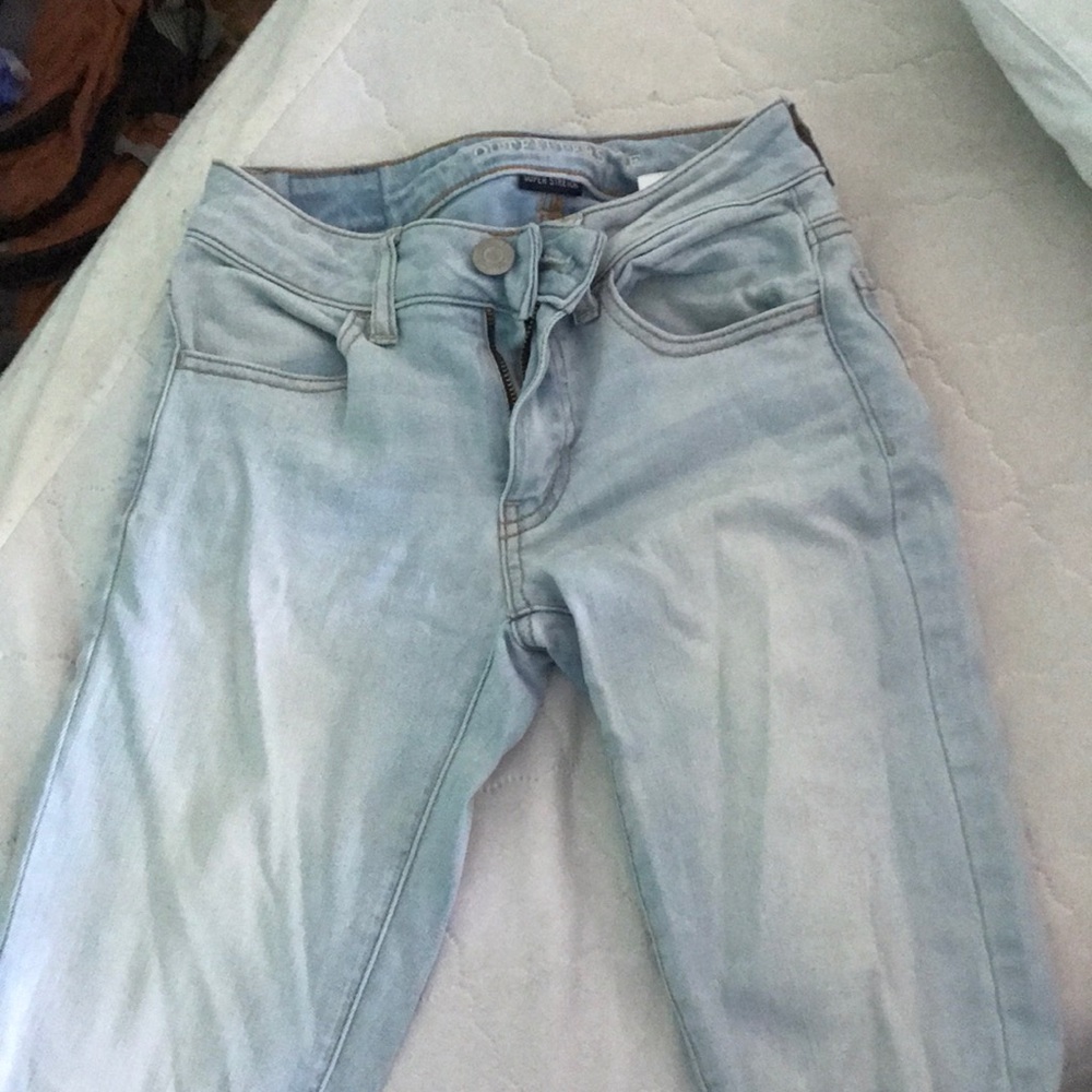 American Eagle light wash jeans